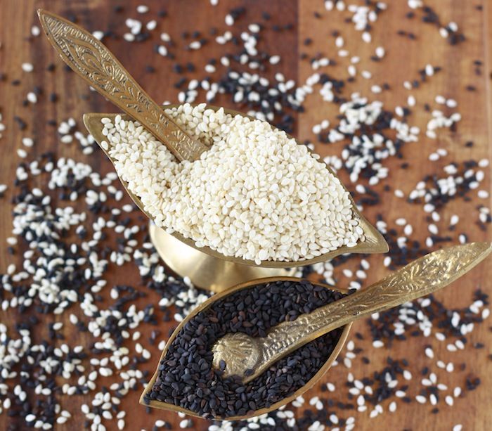 Hulled White and black sesame seeds